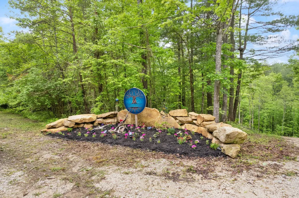 15 Clay-alexander Road Campton KY 41301