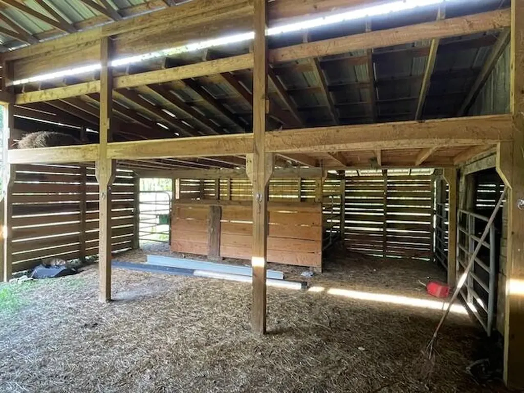 1208 Highway 217 Highway Middlesboro KY 40965
