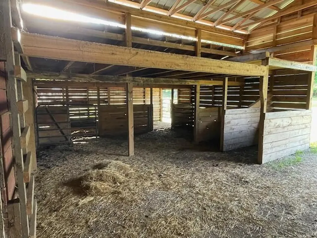 1208 Highway 217 Highway Middlesboro KY 40965