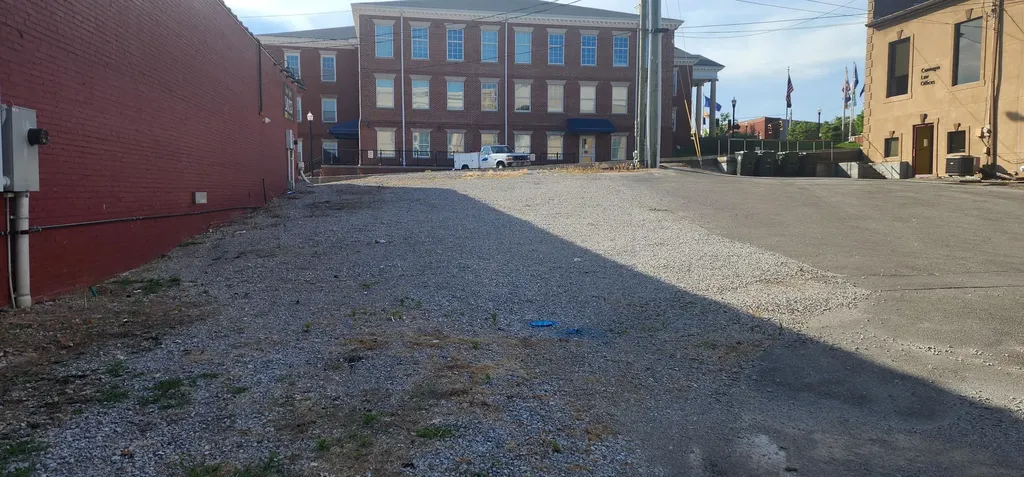 110 W Fourth Street London KY 40744