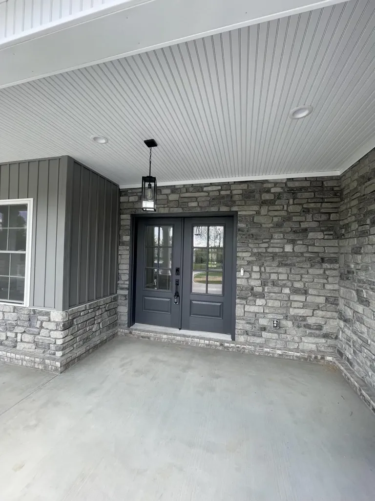 288 W Canterbury Drive Bronston KY 42518