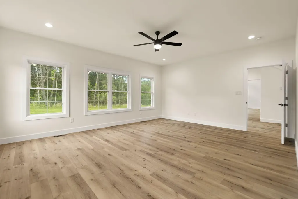 288 W Canterbury Drive Bronston KY 42518