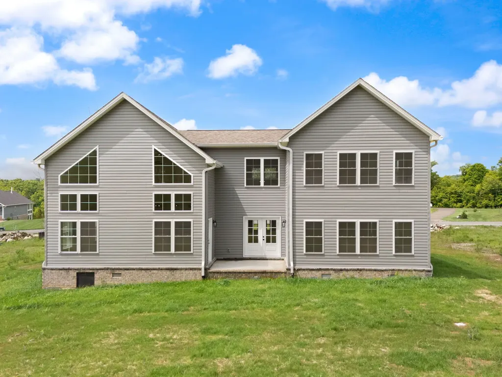 288 W Canterbury Drive Bronston KY 42518