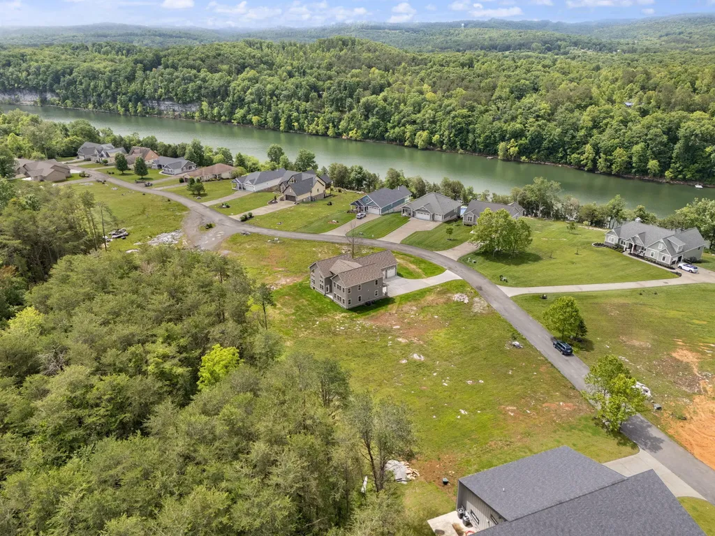 288 W Canterbury Drive Bronston KY 42518