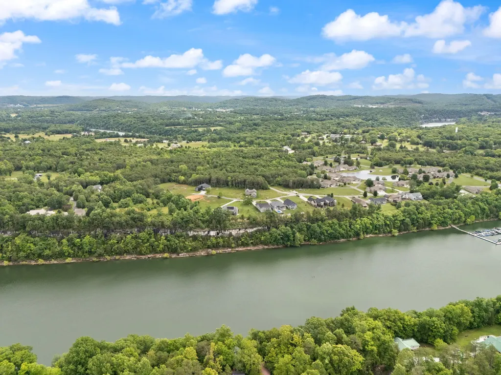 288 W Canterbury Drive Bronston KY 42518