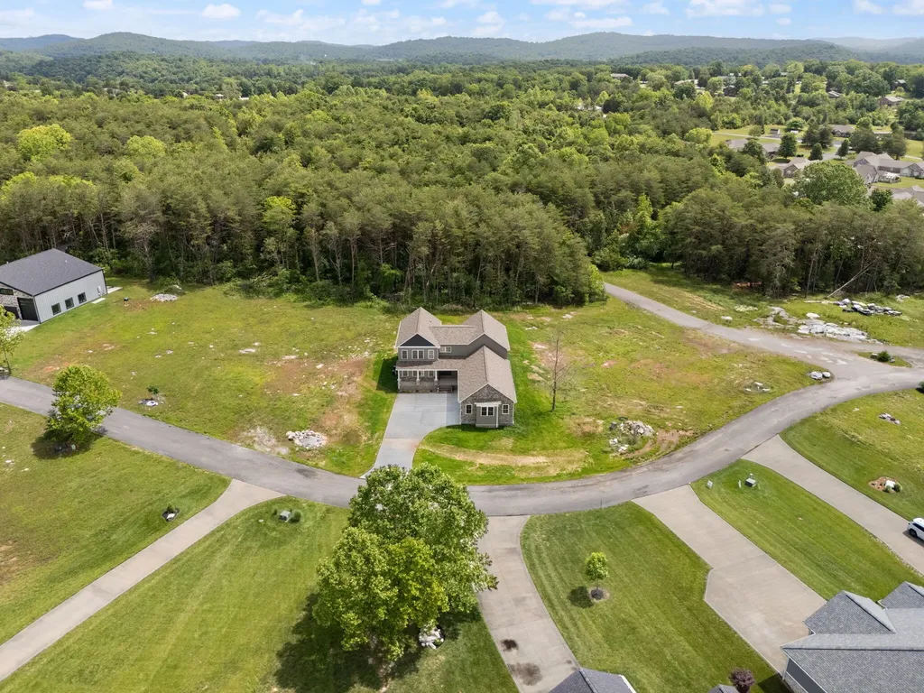 288 W Canterbury Drive Bronston KY 42518