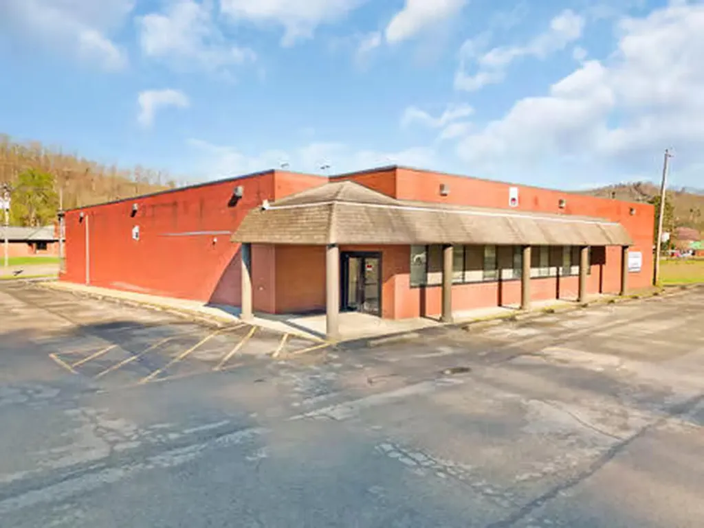 1009 N Lake Drive Prestonsburg KY 41653