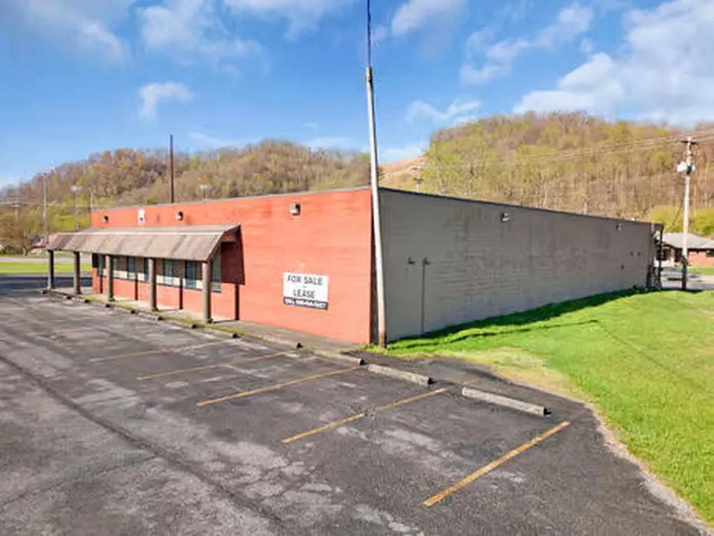 1009 N Lake Drive Prestonsburg KY 41653