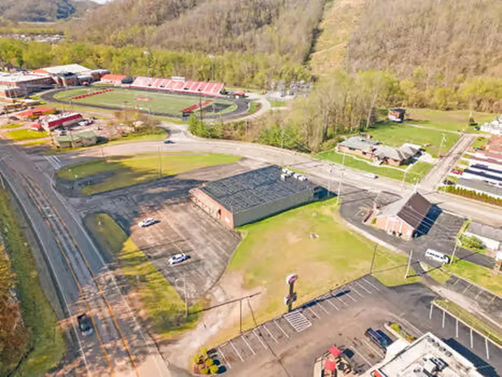 1009 N Lake Drive Prestonsburg KY 41653