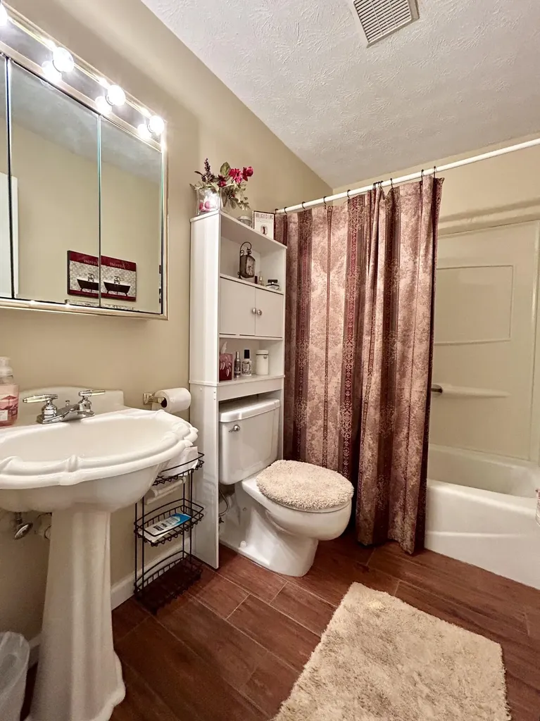 59-2 Woodson Bend Resort Bronston KY 42518