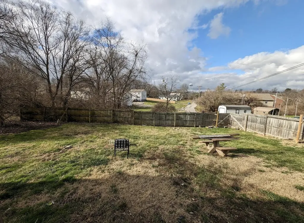 625 Old Shakertown Road Danville KY 40422