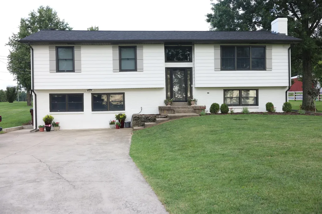 1776 Keene Troy Pike Nicholasville KY 40356