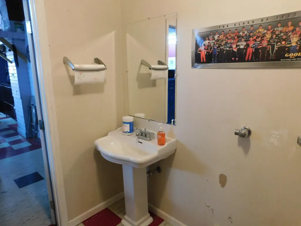 506 E Laurel Road London KY 40741