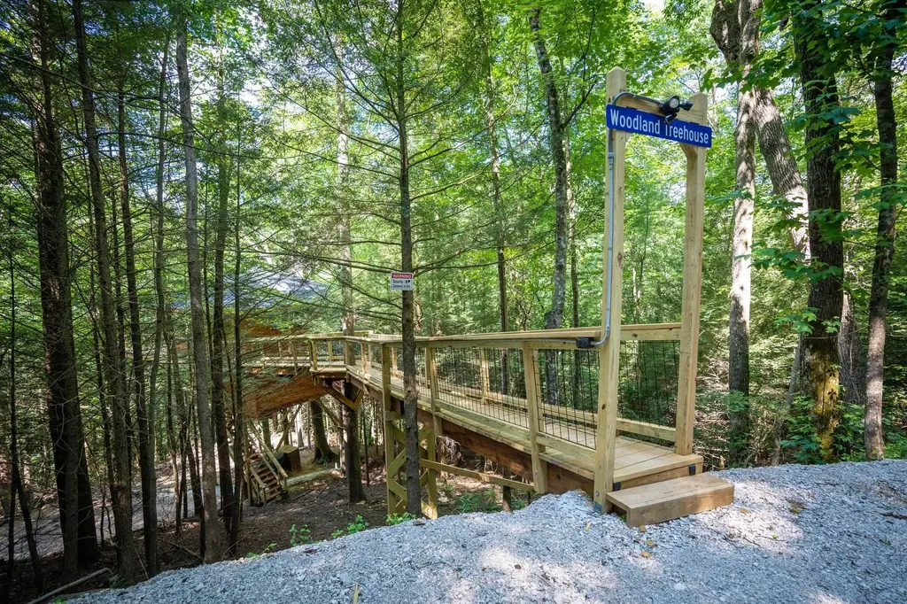 689 Cave Hollow Road Campton KY 41301