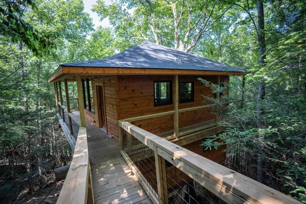 689 Cave Hollow Road Campton KY 41301
