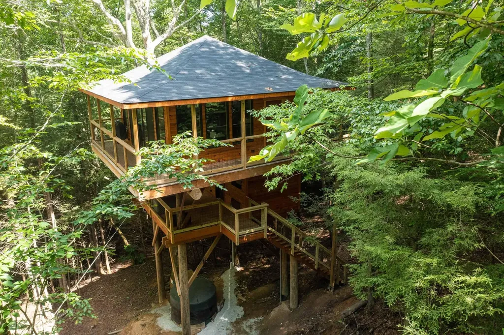 689 Cave Hollow Road Campton KY 41301