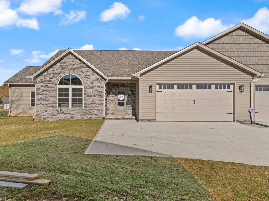 112 B W Canterbury Drive Bronston KY 42518
