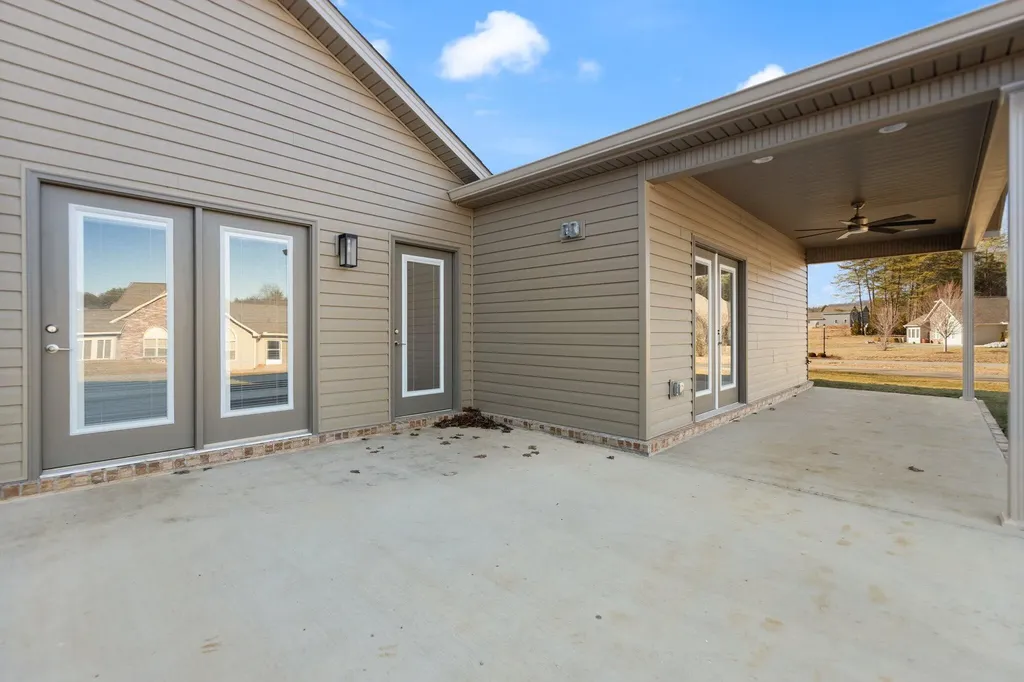 112 B W Canterbury Drive Bronston KY 42518