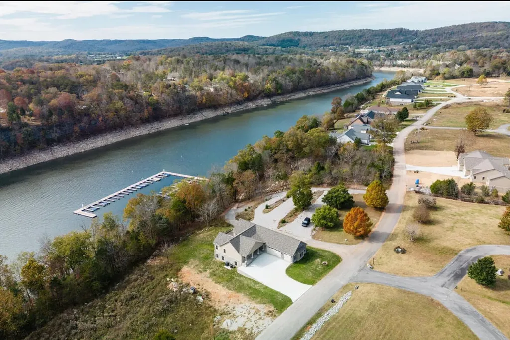 112 B W Canterbury Drive Bronston KY 42518