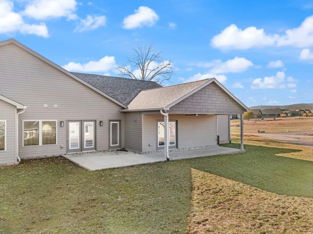 112 B W Canterbury Drive Bronston KY 42518