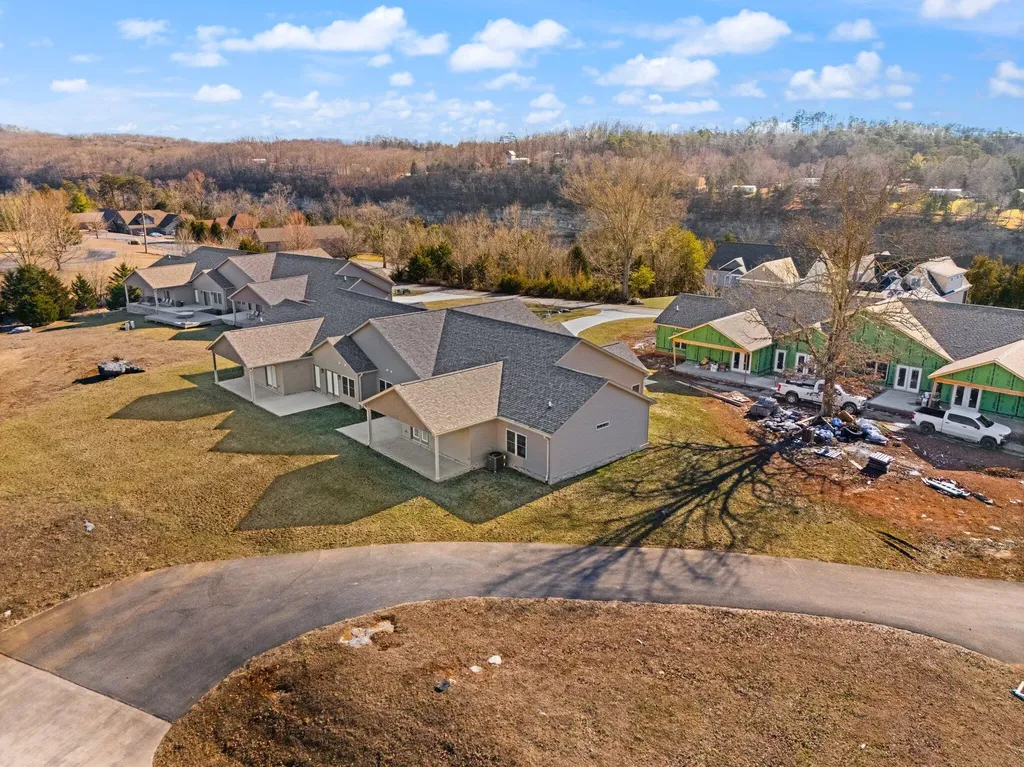 112 B W Canterbury Drive Bronston KY 42518