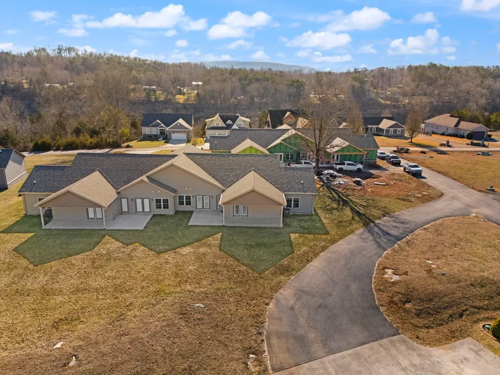 112 B W Canterbury Drive Bronston KY 42518