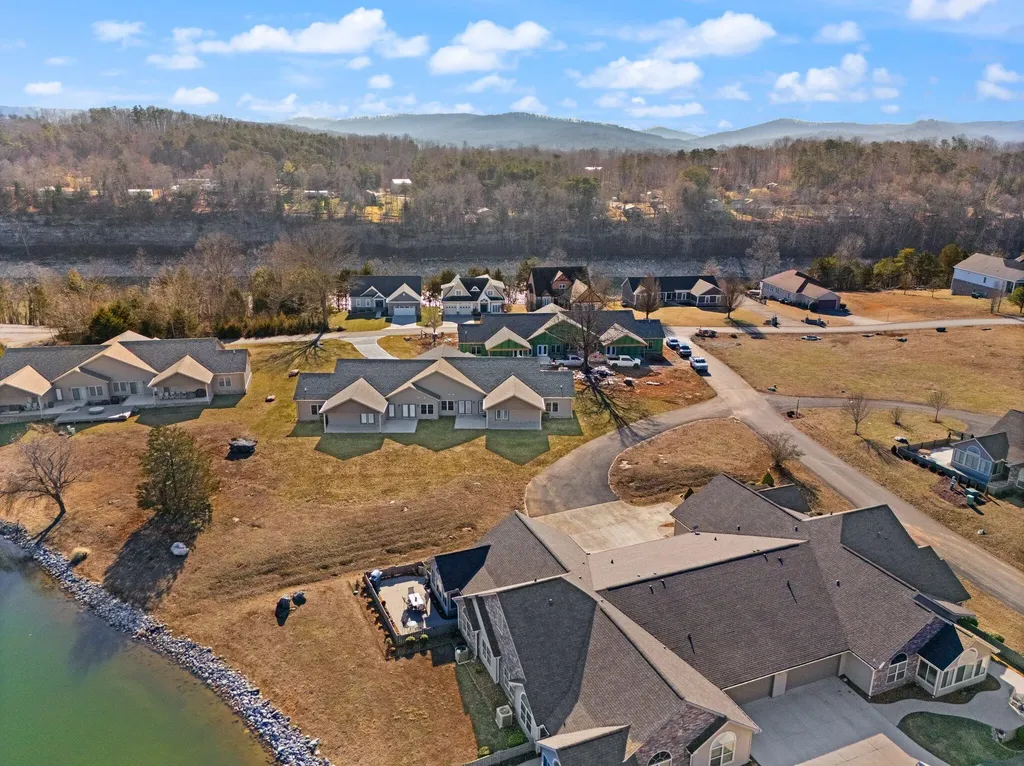 112 B W Canterbury Drive Bronston KY 42518