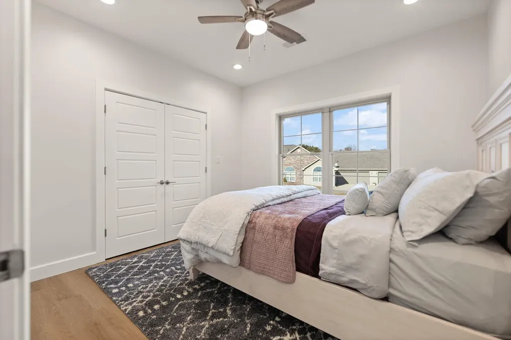 112 B W Canterbury Drive Bronston KY 42518