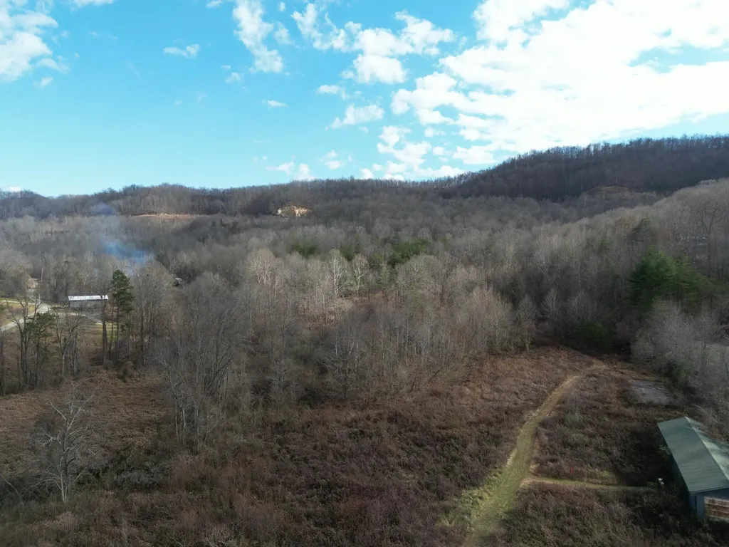 7568 Highway 26 Rockholds KY 40759