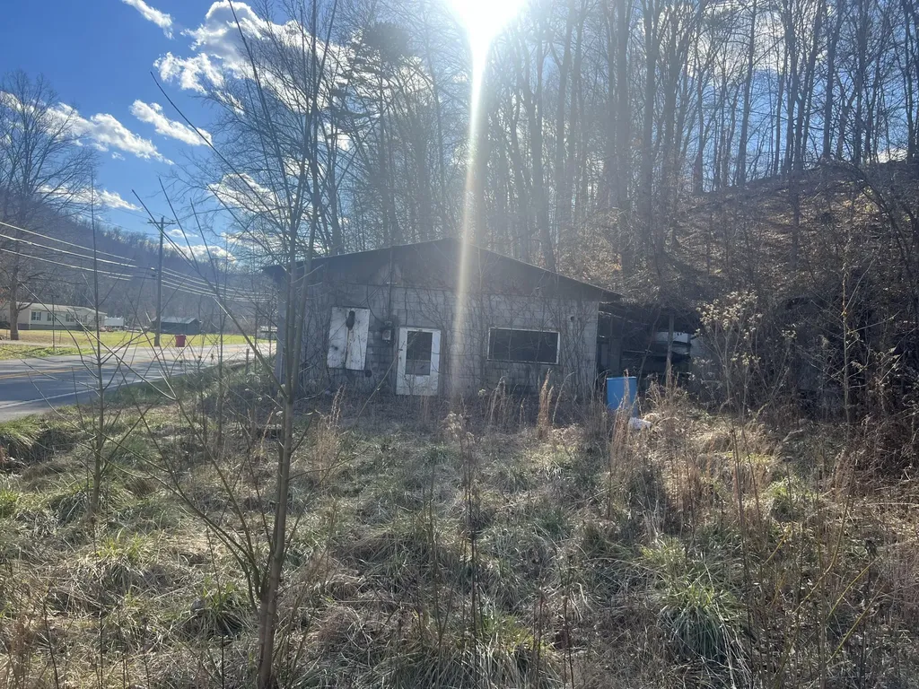 2385 Highway 26 Williamsburg KY 40769