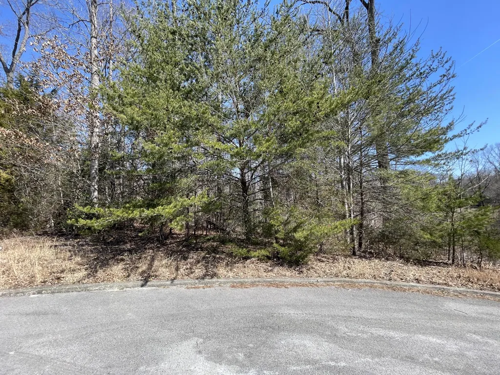 745 Water Cliff Drive Somerset KY 42503
