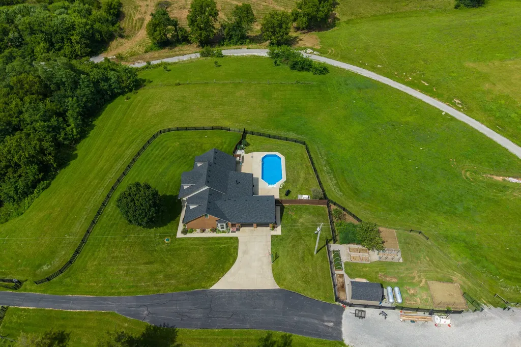559 Moran Summit Road Richmond KY 40475