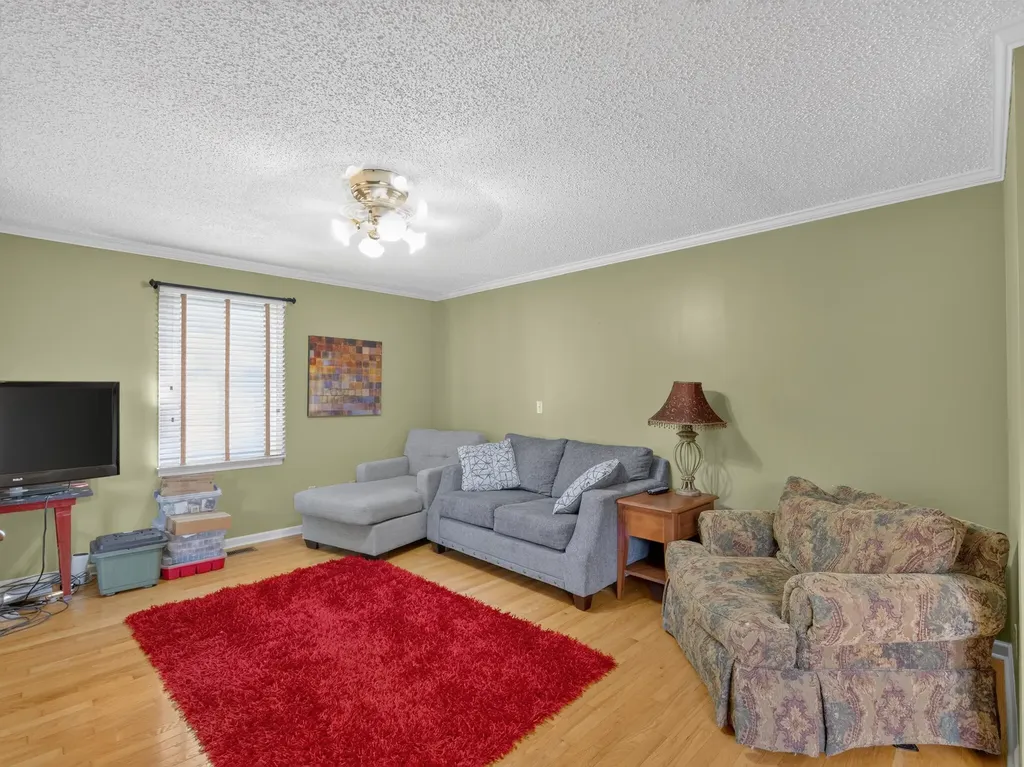 1013 Ballard Lane Madisonville KY 42431