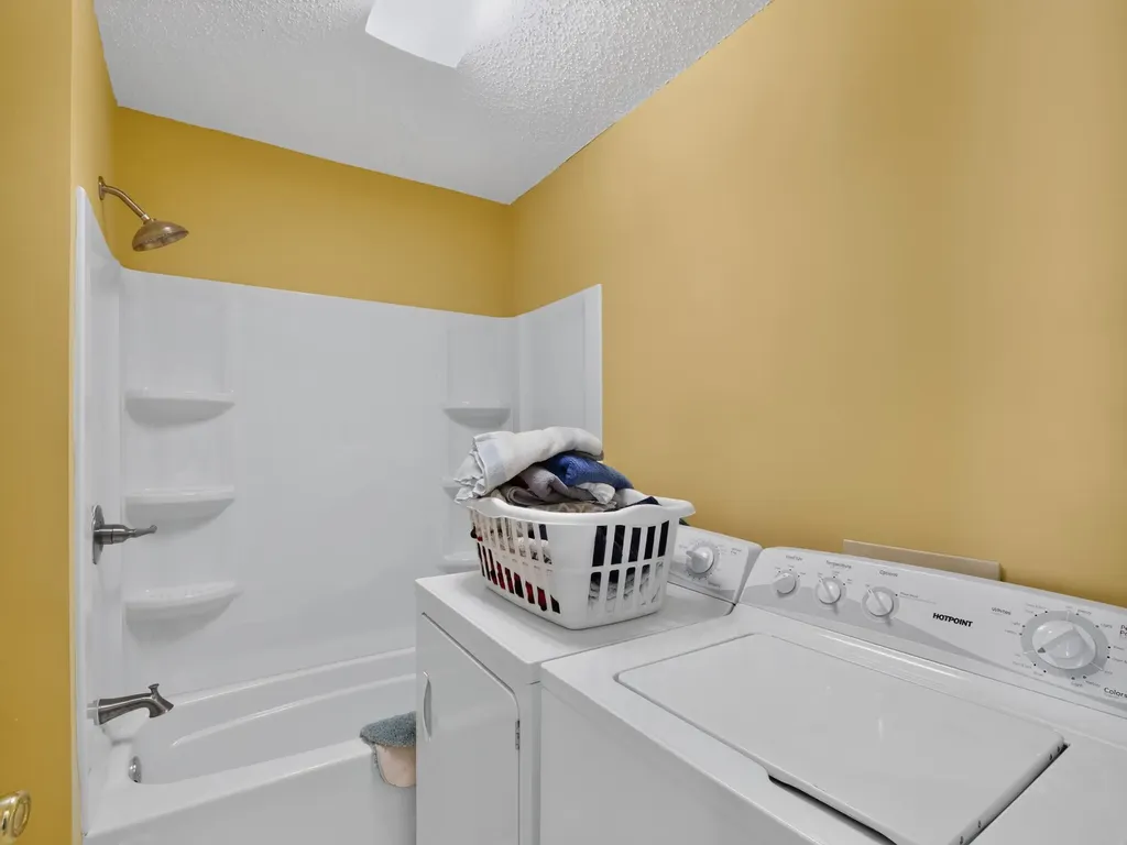 1013 Ballard Lane Madisonville KY 42431