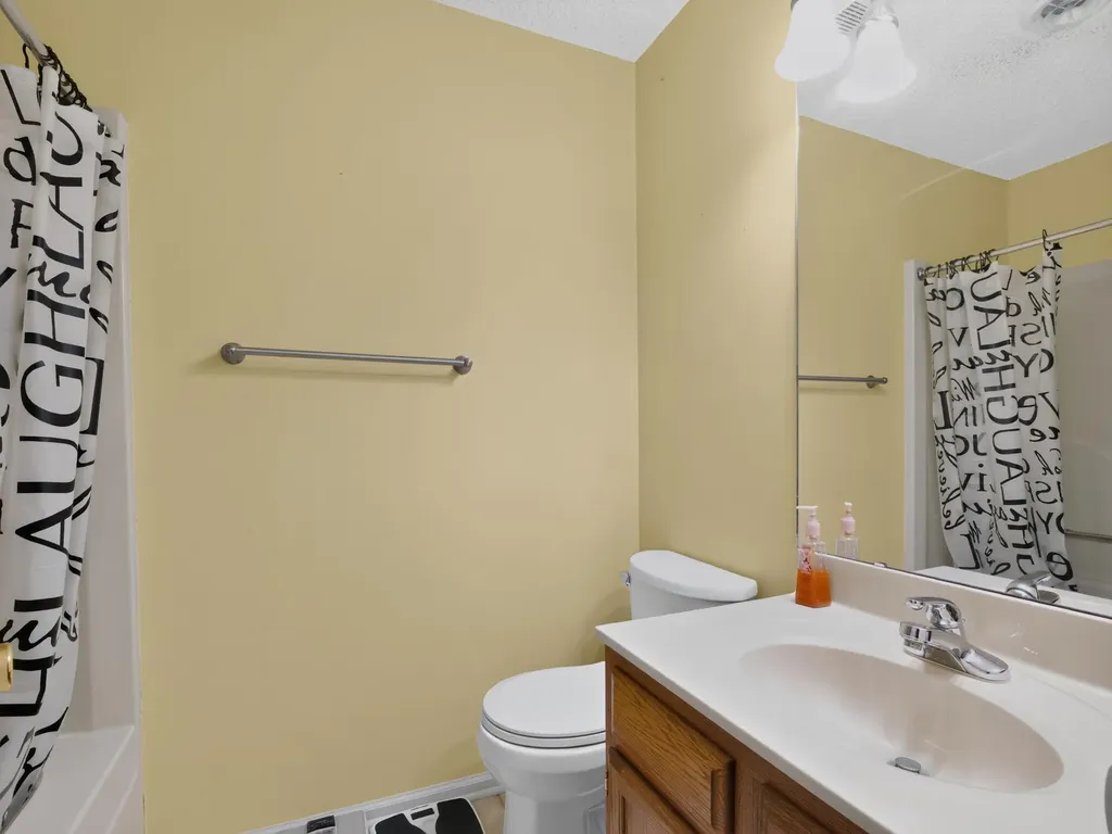 1013 Ballard Lane Madisonville KY 42431