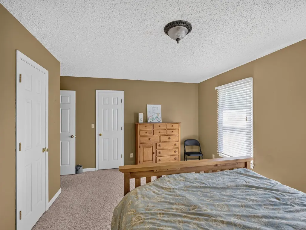 1013 Ballard Lane Madisonville KY 42431