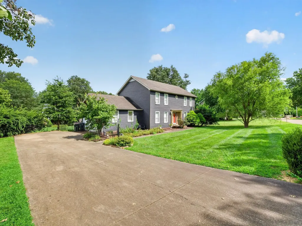 1013 Ballard Lane Madisonville KY 42431