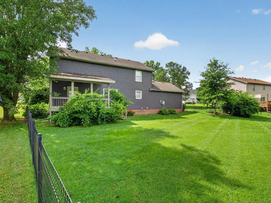 1013 Ballard Lane Madisonville KY 42431