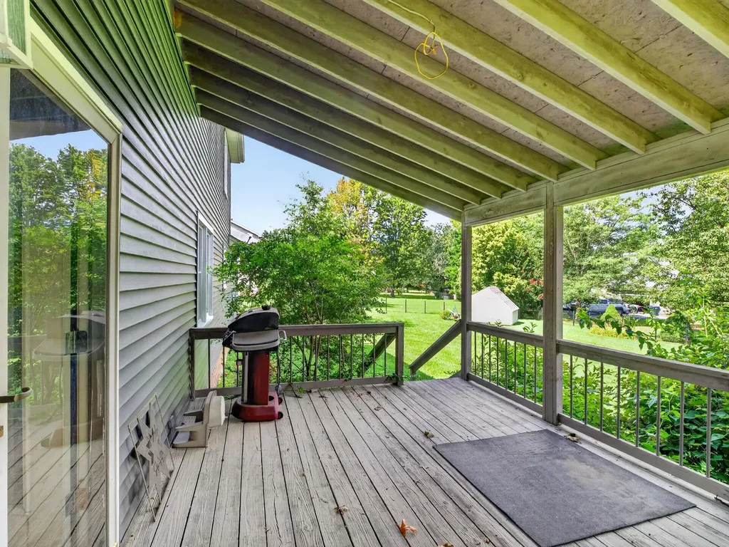 1013 Ballard Lane Madisonville KY 42431