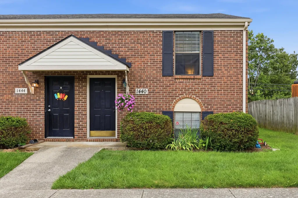 1440 SE Hartland Woods Way Lexington KY 40515
