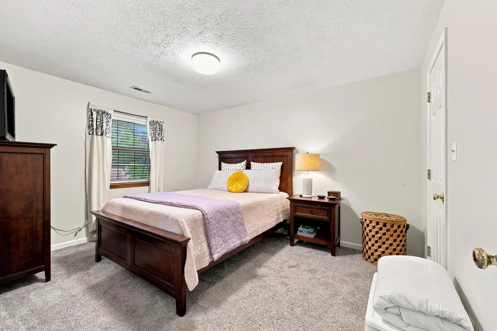 1440 SE Hartland Woods Way Lexington KY 40515