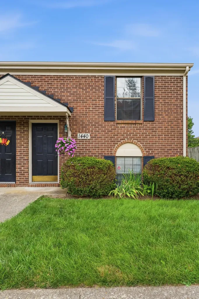 1440 SE Hartland Woods Way Lexington KY 40515