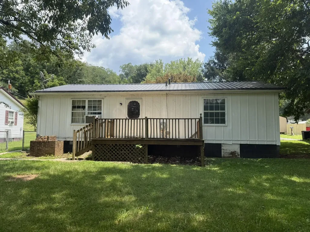 98 Cooper Street Vanceburg KY 41179