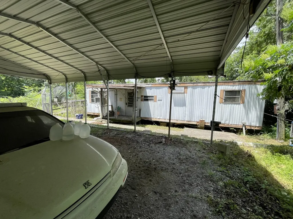 309 Charlie Neal Road Burnside KY 42519