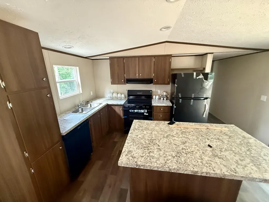 100 Mason Lane East Bernstadt KY 40729