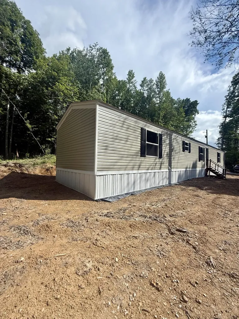 100 Mason Lane East Bernstadt KY 40729