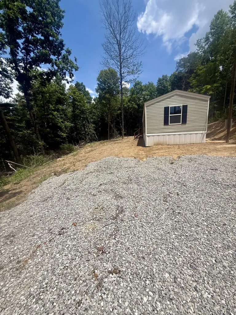 100 Mason Lane East Bernstadt KY 40729