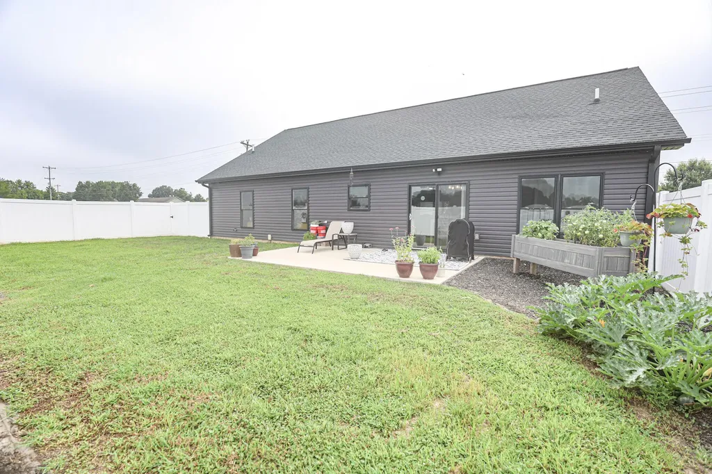 307 Parkway Drive Mayfield KY 42066