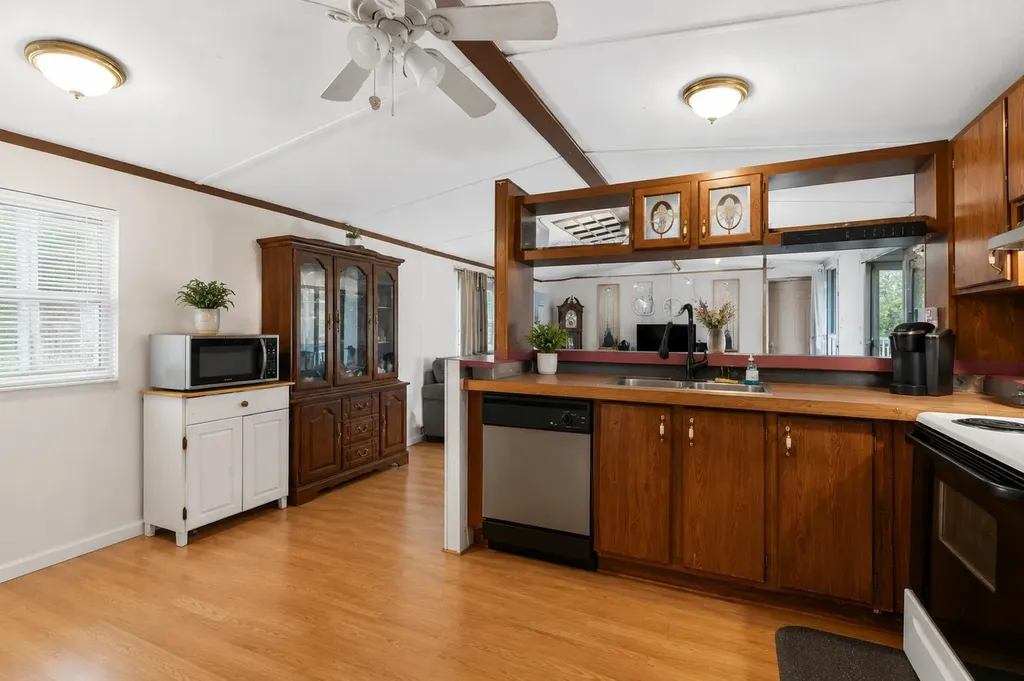 293 Thomas Drive Murray KY 42071