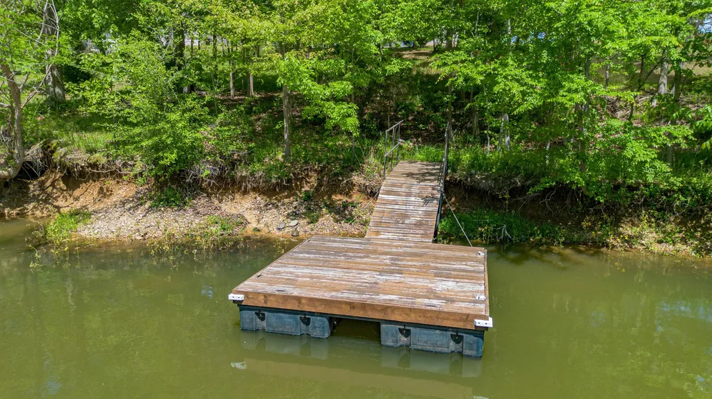 88 Eleanor Drive Gilbertsville KY 42044